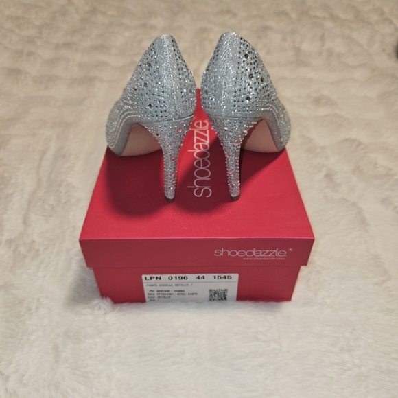 Shoe Dazzle Gisselle Metallic Pumps - Picture 2 of 4